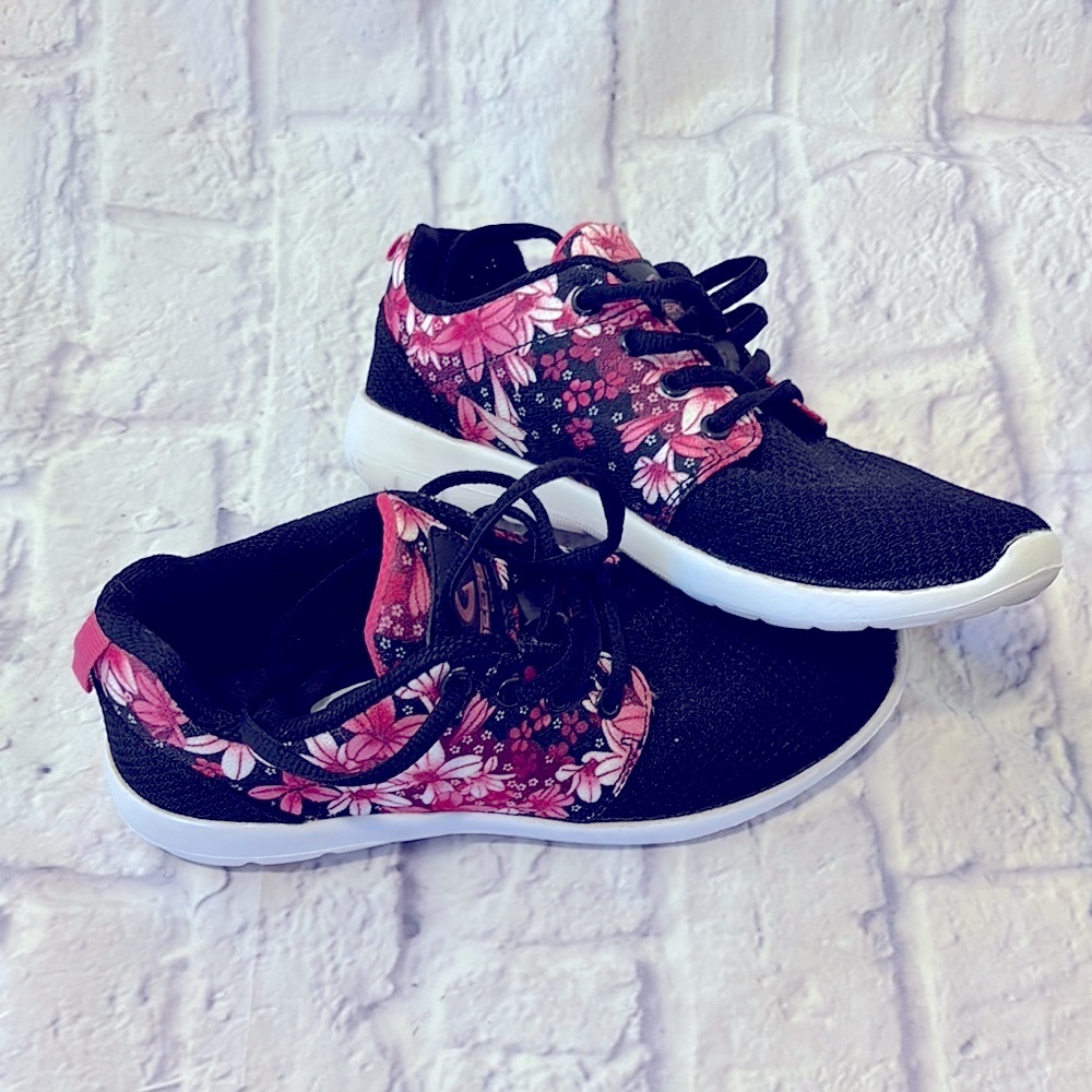 🔵Black & Pink Floral Lightweight Sneakers